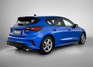 Ford Focus 1.0 EcoBoost Hybrid ST Line X | Cruise control | Stoelverwarming | Navigatie | Camera | Afneembare trekhaak | BTW / 2
