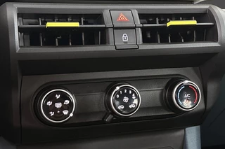 Fiat Grande Panda 1.2 Hybrid ICON  / Carplay / Airco / 2+6 Jaar Garantie / 22