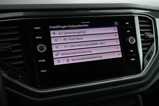 Volkswagen T-Roc 1.5 TSI 150pk R-Line Sport Camera Navigatie / 29