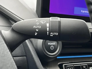 Toyota Prius 2.0 Plug-in Executive Skyview APPLE/ANDORID PANO AD-CRUISE STOELVERWARMING CLIMA NAVI PARK-SENSOREN / 19