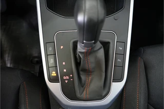 SEAT Arona 1.5 TSI EVO FR Business Intense  | 150 pk | Camera | Stl. verw. | Adaptive Cruise | / 28