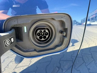 BMW 3-serie Touring 320e High Executive *Laser Koplampen* / 40