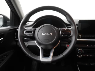 Kia Stonic 1.0 T-GDi MHEV DynamicPlusLine  - Apple Carplay/Android Auto - Cruise Control - Climate Control - Navigatie - Stuur/Stoel Verwarming - Fabrieks garantie tot 04-2032 of 150.000km fabrieksgarantie / 39