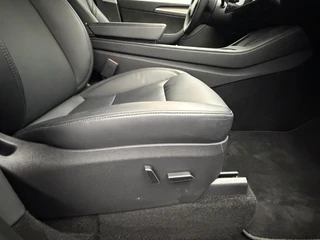 Tesla Model Y RWD 58 kWh SOH 95,1% 170 kw Snellaad | Self-Driving Computer 3 / 12