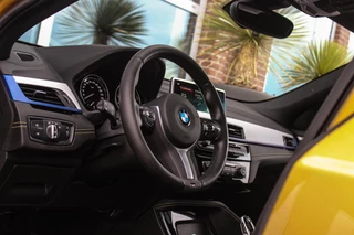 BMW X2 sDrive18i High Executive M-sport | 2e eigenaar | Driving Assistant | Panoramadak | 19 inch | Keyless entry | Head-up | Shadow line | HiFi audio | Stoelverwarming | Alcantara / 38