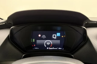 Citroen C5 X 1.2 PureTech Feel 130 PK Automaat | Navigatie | Camera | Keyless | Lichtmetalen velgen | Extra getint glas | Adaptive cruise control | Weinig kilometers / 30