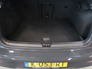 Volkswagen Golf 1.0 eTSi 110pk DSG Business 5-drs. CAMERA/KEYLESS/WINTERPACK/CARPLAY/17INCH / 24