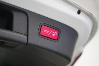 Mercedes-Benz GLA 200 Ambition  Panoramadak Navigatie Bi-Xenon / 23