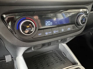 Hyundai i10 1.0 Premium  CAMERA/CARPLAY/NAVI/CRUISE/CLIMA/PDC / 32