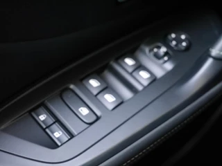 Peugeot 308 SW 1.2 PureTech GT | Automaat | Adaptive cruise control | Stoelverwarming | Stoelmassage | 18 inch lichtmetalen velgen | Achteruitrijcamera | Full led | Apple carplay/Android auto / 17