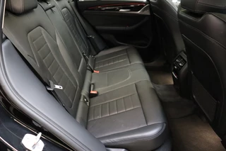 BMW X3 xDrive30i High Executive xLine Automaat  / Panoramadak / Trekhaak / Sportstoelen / Leder / 19 Inch / Driving Assistant Plus / Hifi / LED / Head-Up Display / Achteruitrijcamera / Stoelverwarming / Adaptief Onderstel / Multifunctioneel Instrumentenpaneel / 20