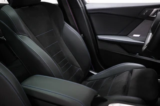 BMW 1-serie 123 xDrive | INNOVATION PACK | PANORAMADAK | STUURVERWARMING | MASSAGE |  HEAD UP | 360 CAMERA | 19" / 10