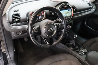 MINI Clubman Cooper Business  / Navigatiesysteem / Bluetooth / Airconditioning / Audio / 17 Inch / Cruise Control / 12