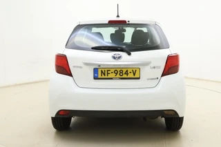 Toyota Yaris 1.5 Hybrid Aspiration | Navigatie | Achteruitrijcamera | Climate Control | Cruise control | Verw. buitenspiegels / 12