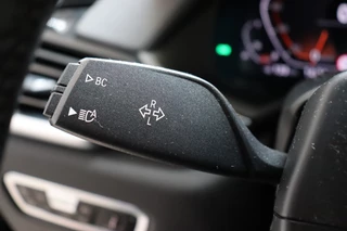 BMW X5 xDrive40i High Executive M Sport Pakket Automaat  / Live Cockpit Professional / Adaptive Air Suspension / Panoramadak Sky Lounge / Bowers & Wilkins / Active Steering / Comfortstoelen / Laserlight / Crafted Clarity / 22 Inch / Leder / M Sportremsysteem / 43