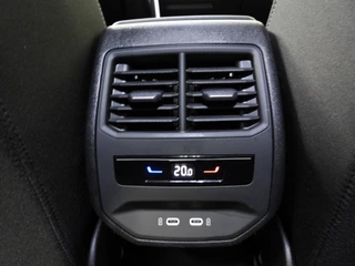 SEAT Leon Sportstourer 1.0 eTSI Aut. Style Business Intense NAVI/CAMERA/LED/TREKH./17"LMV! / 28