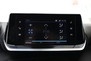 Peugeot 2008 1.2 PureTech Allure|Cruise control|Apple carplay/Android auto|Navi| / 13