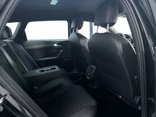 Seat Leon Sportstourer 1.5 eTSI 150pk DSG FR Business Intense LED Camera Stoelverwarming DAB+ / 19