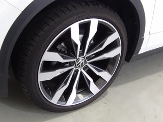 Volkswagen T-Roc 1.5 TSI 150pk 7-DSG R-line / 18