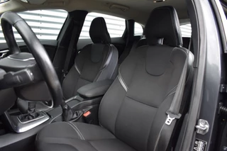 Volvo V40 1.6 T3 MOMENTUM NAVI / PDC / STOEL VERW. / TREKHAAK / 14