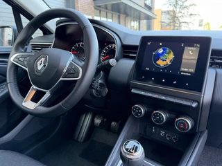Renault Clio 1.0 TCe / Navigatie / Apple CarPlay - Android / 1e Eigenaar / ALL-Season banden / Cruise Control / PDC met optische w / 13