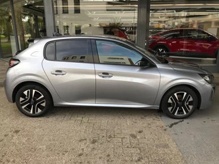 Peugeot 208 Allure PureTech 100pk / 4