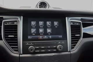 Porsche Macan 3.0 S | Apple CarPlay | NAP | Luchtvering | Pano | Bose | Memory | Leer / 17