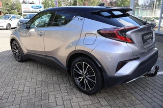 Toyota C-HR 1.8 Hybrid Bi-Tone STOEL/STUURVERW PARK-SENSOREN DODEHOEK DETECTIE LM-VELGEN BLUETOOTH CAMERA LED / 23