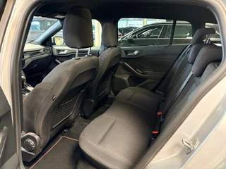 Ford Focus Wagon 1.0 EcoBoost Hybrid ST Line X automaat / Camera / cruise / stoel en stuurverwarming / 15