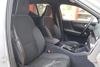 Volvo XC40 T4 Recharge Core Bright | Stoelverwarming | Trekhaak | Parkeercamera  | Keyless / 28