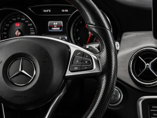 Mercedes-Benz CLA-klasse 180 Business Solution AMG Night Upgrade | Panoramadak | Camera | Apple CarPlay/Android Auto | LED | Navigatie| Stoelverwarming | 18" / 19