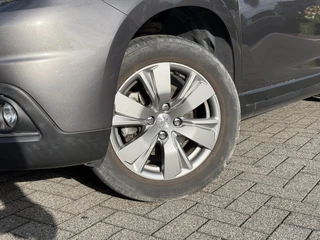 Peugeot 2008 Blue Lion 1.2 PureTech 130PK Navigatie, Parkeersensoren, Trekhaak, Panoramadak, Apple Carplay, Android Auto / 2