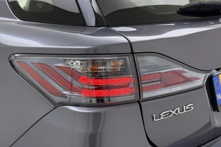 Lexus CT 200h Business Line | Navigatie | Climate Control | Achteruitrijcamera | Parkeersensoren voor & achter / 40