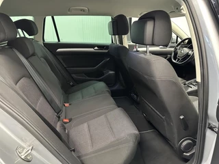 Volkswagen Passat Variant 1.5 TSI Highline NAVI CARPLAY CRUISE LM ECC. / 14