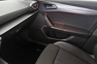 CUPRA Leon Sportstourer 1.4 e-Hybrid VZ 245 PK Achteruitrijcamera Apple CarPlay Stoel-Stuurverwarming / 44