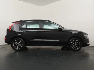 Kia Niro 1.6 GDi Hybrid DynamicLine  - Demo - Adaptieve cruise control - Navigatie - Keyless entry - Apple Carplay/Android Auto - Achteruitrijcamera - Parkeersensoren voor en achter - Fabrieksgarantie t/m 2033 / 10