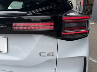 Citroën C4 145pk Hybride Plus (Camera - LED - Navigatie - Automatische Airco - Parkeersensoren - Apple Carplay) / 32