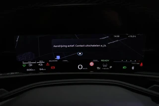 Audi Q3 1.5 272pk e-hybrid S edition Trekhaak Camera Keyless Panoramadak Stoelverwarming Virtual Cockpit Navigatie 2x S-Line / 39