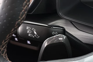 CUPRA Leon Sportstourer 1.4 e-Hybrid VZ 245 PK Achteruitrijcamera Apple CarPlay Stoel-Stuurverwarming / 43