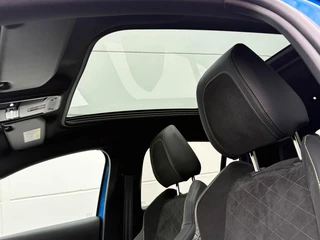 Peugeot e-208 EV GT Pack 50 kWh 3-Fase | SOH 91% | 3D Cockpit | Navigatie | Panoramadak | Camera / 10
