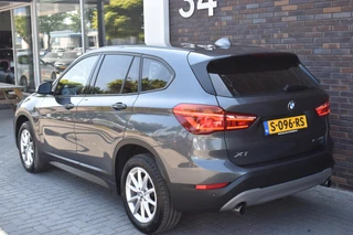 BMW X1 sDrive20i High Executive / 4