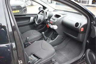 Peugeot 107 1.0 Active BOEKJES , NAP EN ONDERHOUDSHISTORIE / 5