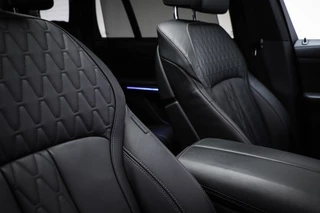 BMW X5 xDrive50e M-sport | PANORAMADAK | INDIVIDUAL VOLLEDER MERINO | HEAD UP | HARMAN KARDON | 360 CAMERA | MAXTON | 22" | / 15