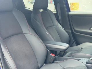 Toyota Yaris 1.5 Hybrid 130 GR SPORT NL-AUTO APPLE/ANDROID CARPLAY PARKEERCAMERA SPORTSTOELEN / 10