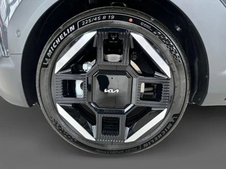 KIA EV2 GT-line 61 kwh | Enkele op voorraad | Nu 3000,- inruilkorting | Panorama dak | Geheugen stoelen | Stoelventilatie/Verwarming | 418 km actieradius | / 28