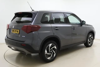 Suzuki Vitara 1.4 Boosterjet Smart Hybrid Style 110pk | Navigatie | Climate Control | Stoelverwarming | Cruise Control Adaptief | Luxe Bekleding | Camera | Dodehoekdetectie / 2