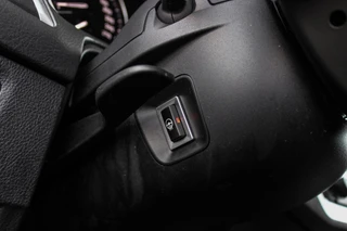 BMW 1-serie 120i Edition M Sport Shadow High Executive | 2e eigenaar | Driving Assistant | Schuif-/kanteldak | Camera | Harman Kardon | Keyless entry | LED | M sport remmen | PDC / 23
