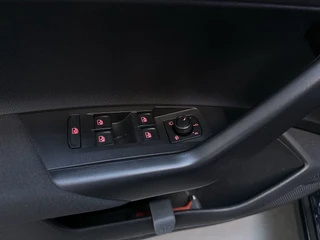 Volkswagen Polo 1.0 TSI Comfortline Parkeersensoren Navigatie App-Connect DAB+ / 19