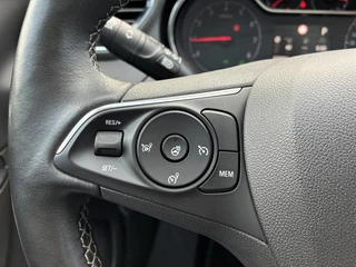 Opel Grandland X 130 PK 8-Traps Automaat | Climate control | Panorama dak | Winterpakket | Navigatie | Parkpilot | LM-Velgen | Trekhaak | AGR | Xenon verlichting / 31