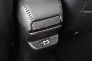 Jeep Avenger 1.2 e-Hybrid Altitude Achteruitrijcamera Apple CarPlay 17" / 29